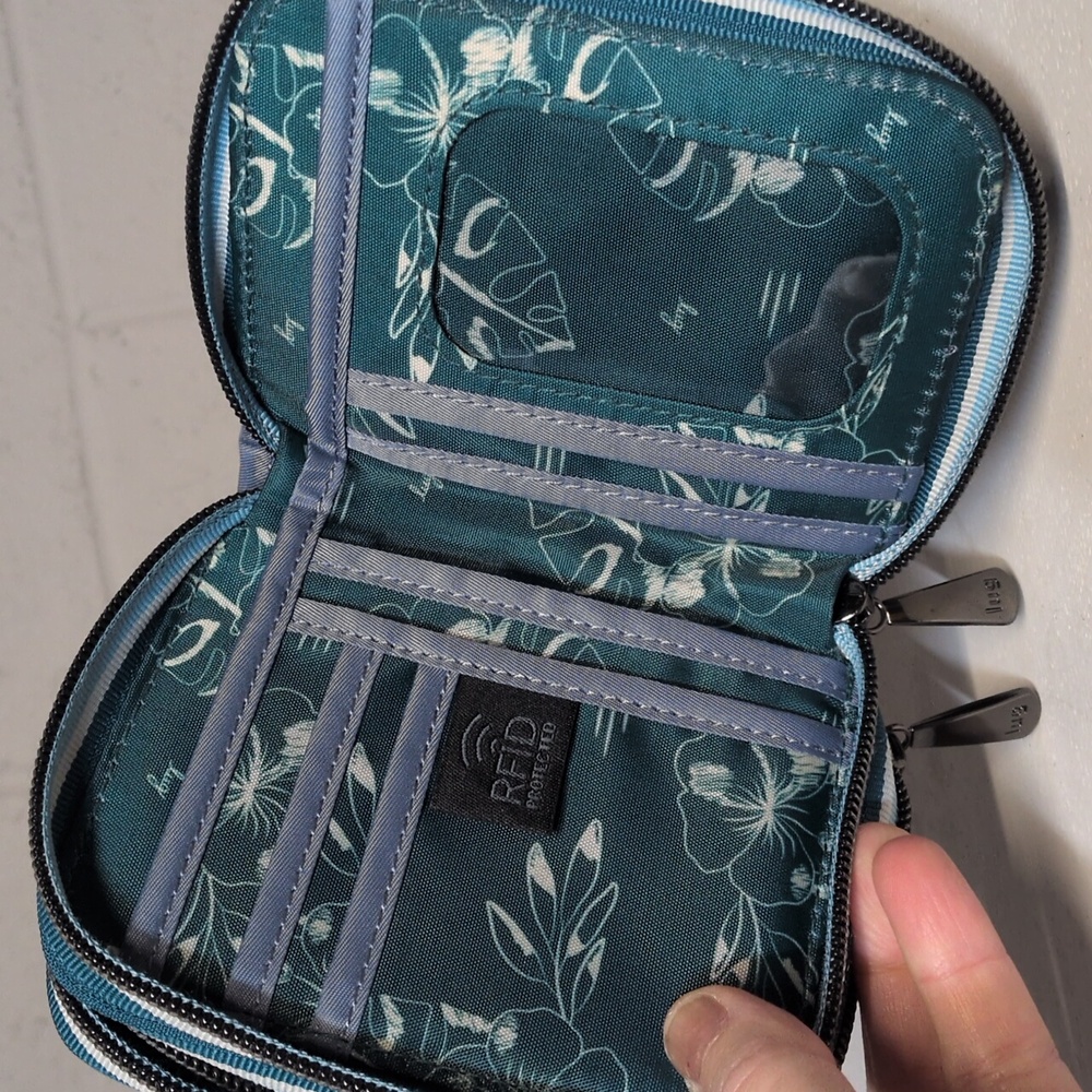 Lug Splits SE RFID Wallet, Blue Moon, like new - Picture 7 of 7